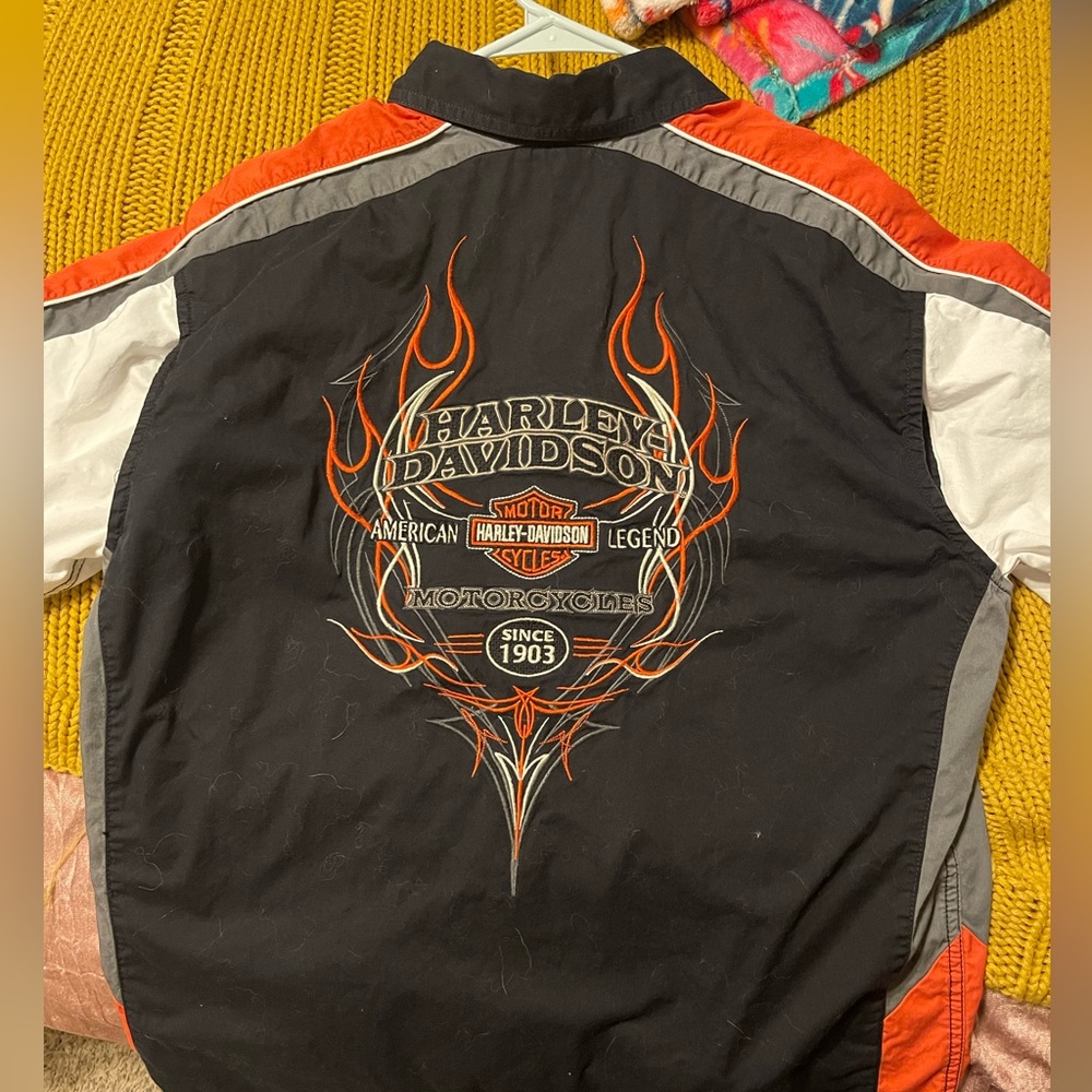 Men’s Harley Davidson button up shirt